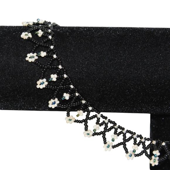 Handmade Collar Length Beaded Necklace Black & Cream - Picture 5 of 8